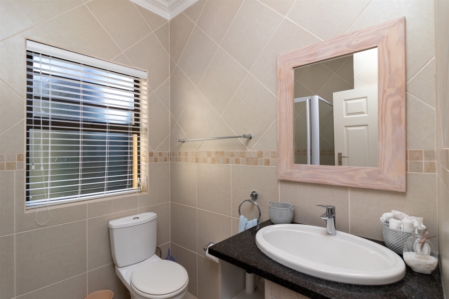 6 Bedroom Property for Sale in West Bank Eastern Cape